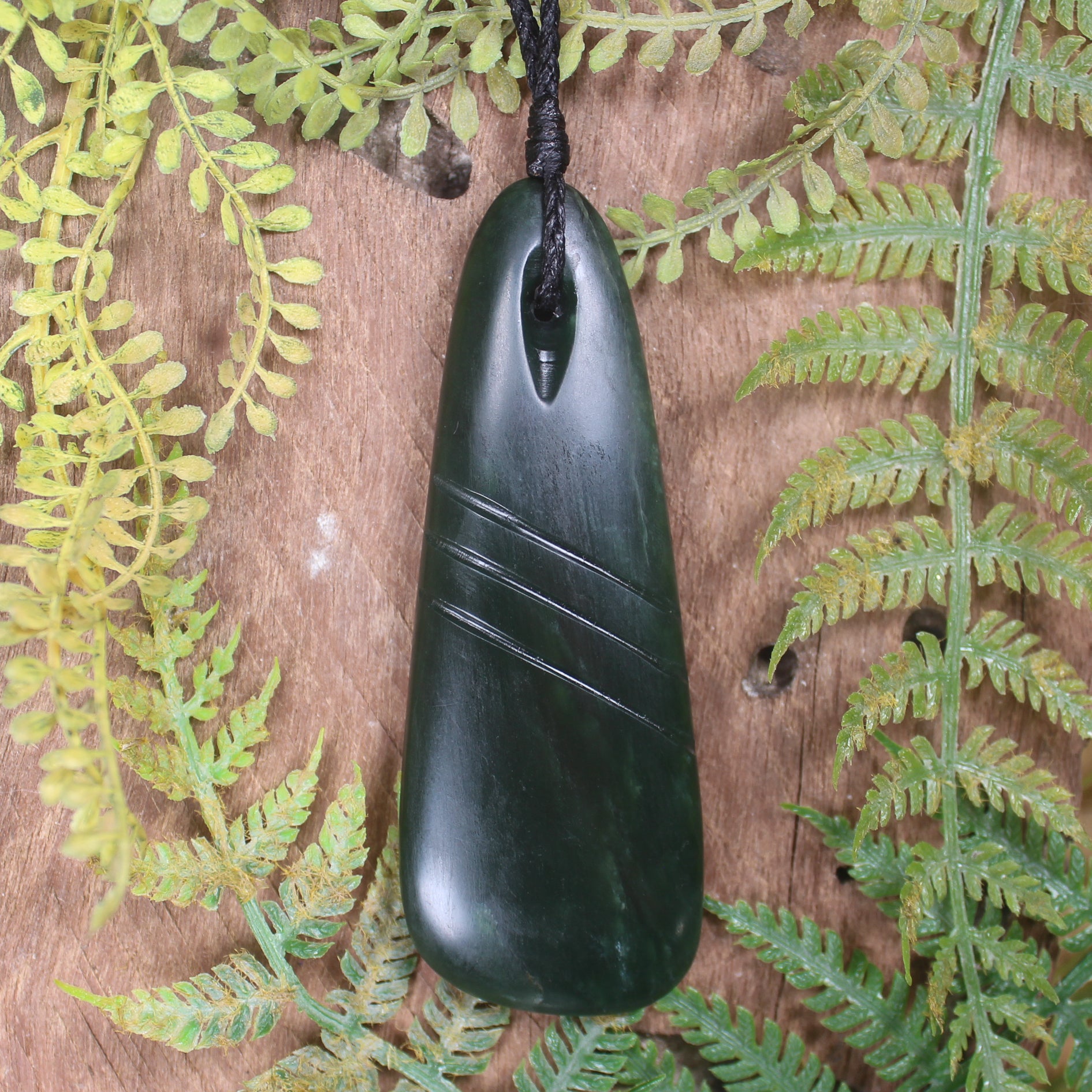 Kawakawa Pounamu Toki 
