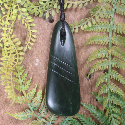 Kawakawa Pounamu Toki 