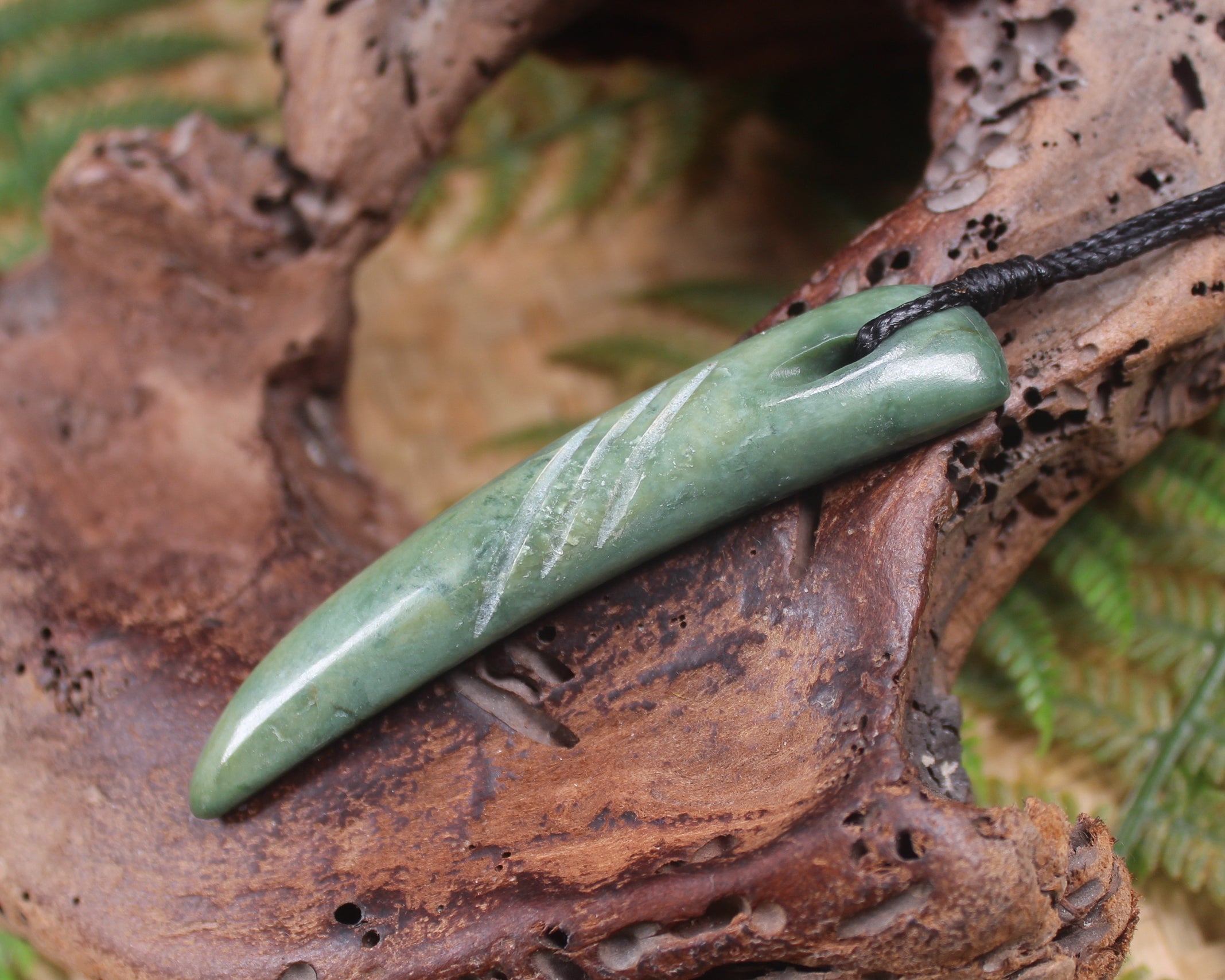 Taniwha Tooth or Niho carved from Kawakawa Pounamu - NZ Greenstone