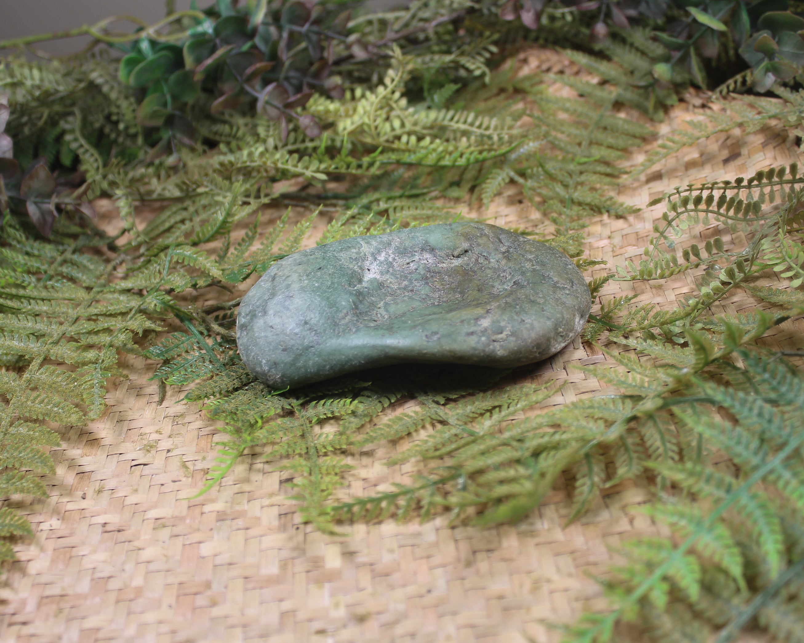 Freeform Touchstone Pounamu Sculpture - Inanga Pounamu - NZ Greenstone