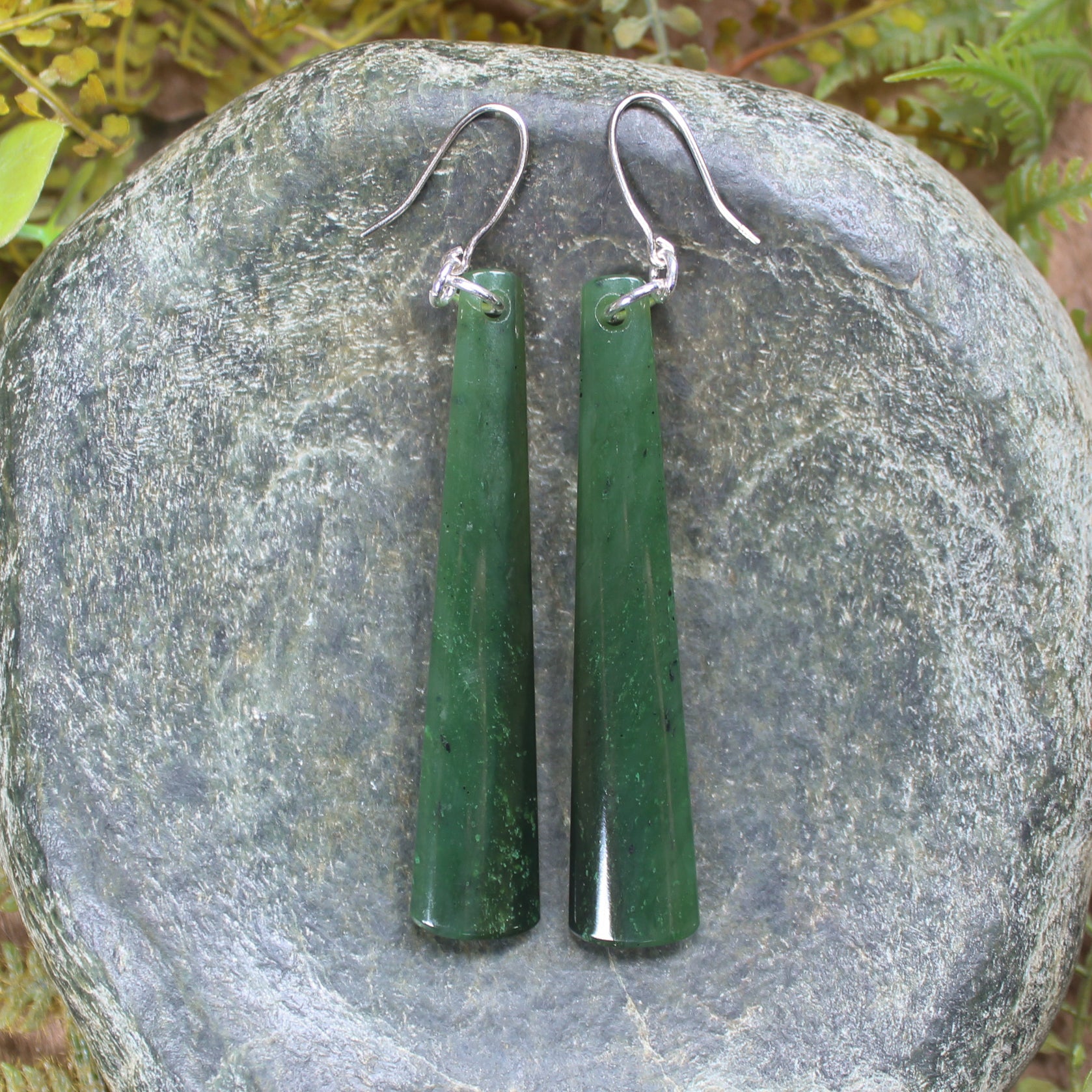Roimata or Teardrop earrings carved from Kawakawa Pounamu - NZ Greenstone