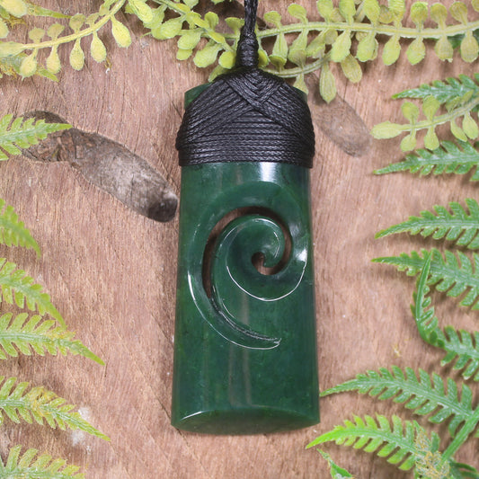 Kawakawa Pounamu Toki with Koru