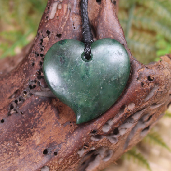 Heart carved from Kawakawa Pounamu - NZ Greenstone