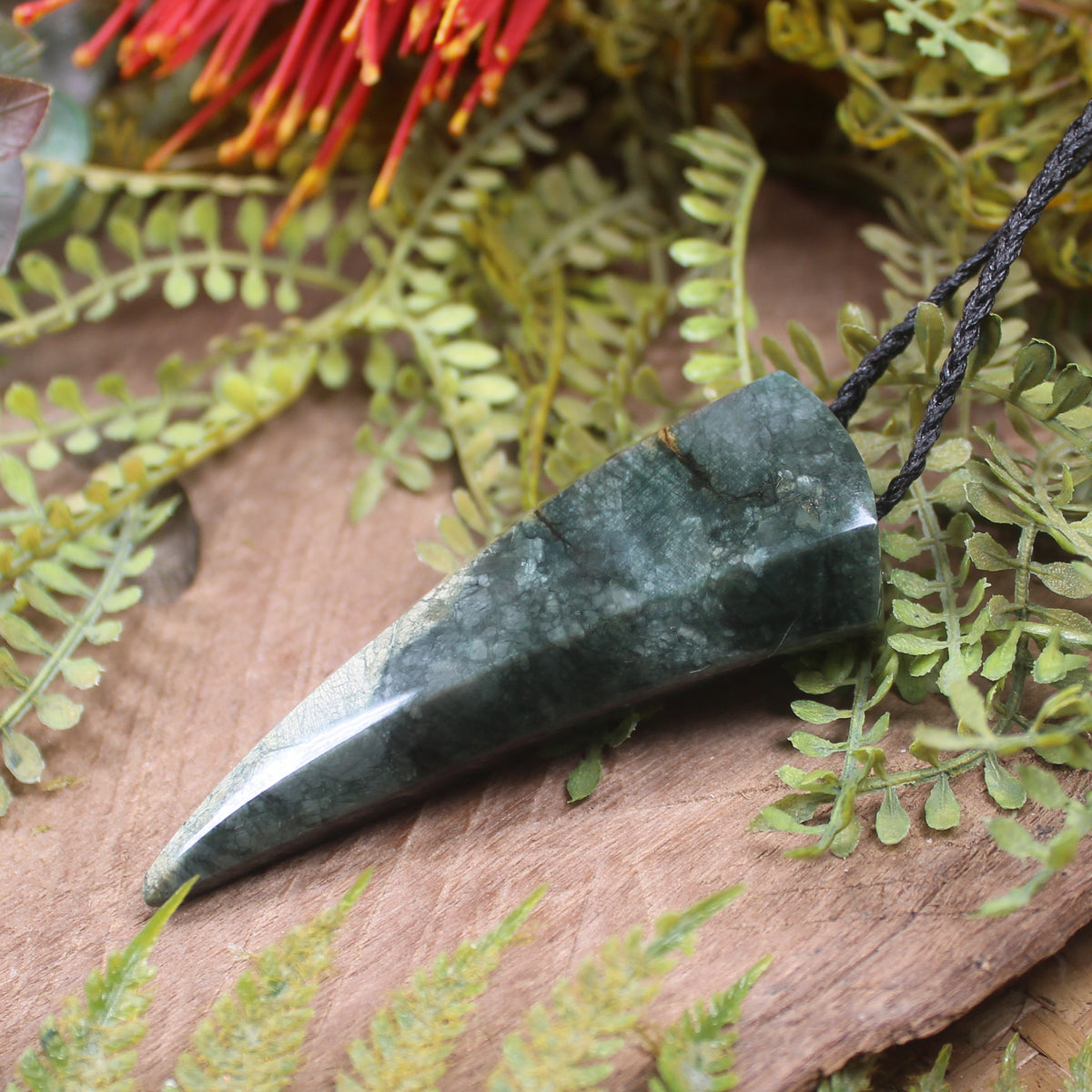 NZ Greenstone Niho Taniwha Tooth Pendant Nelson Pounamu