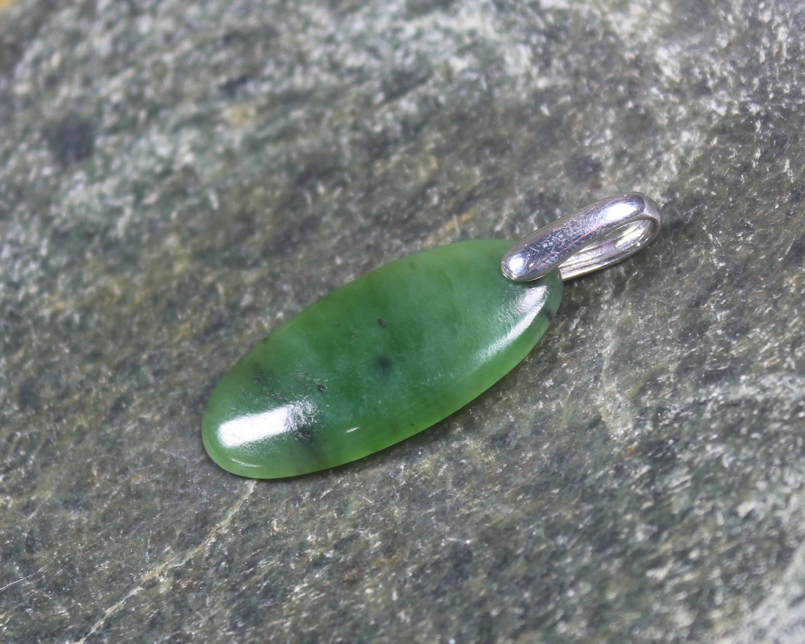 Hapopo Pounamu pendant set in Sterling Silver - NZ Greenstone