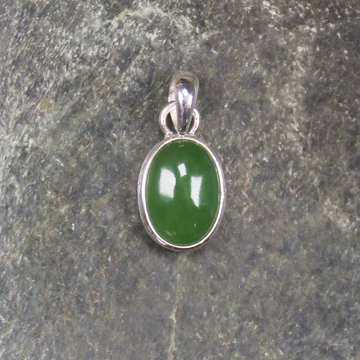 Hapopo Pounamu pendant set in Sterling Silver - NZ Greenstone