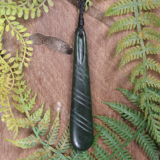Kawakawa Pounamu Roimata Pendant - NZ Greenstone