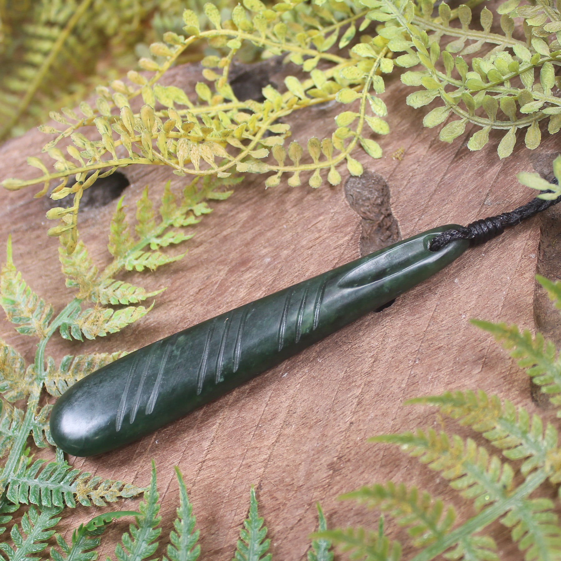 Kawakawa Pounamu Roimata Pendant - NZ Greenstone