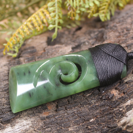 Toki or Adze with Koru carved from Hapopo Pounamu - NZ Greenstone
