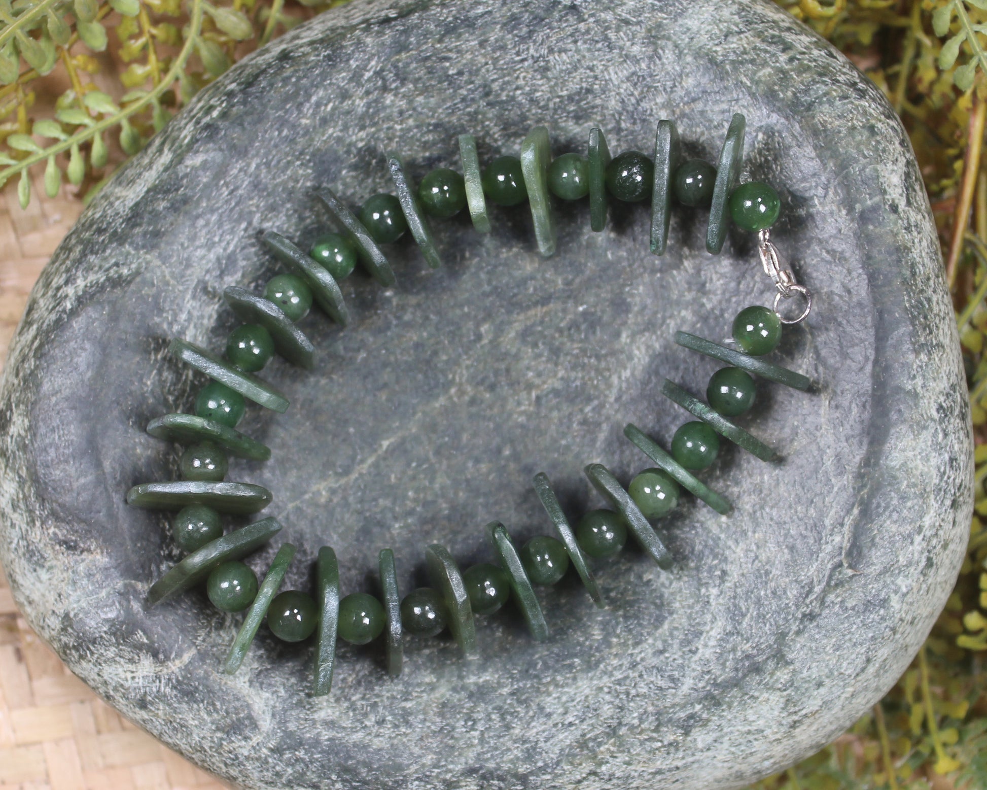 Kawakawa Pounamu Sterling Silver beaded bracelet - NZ Greenstone