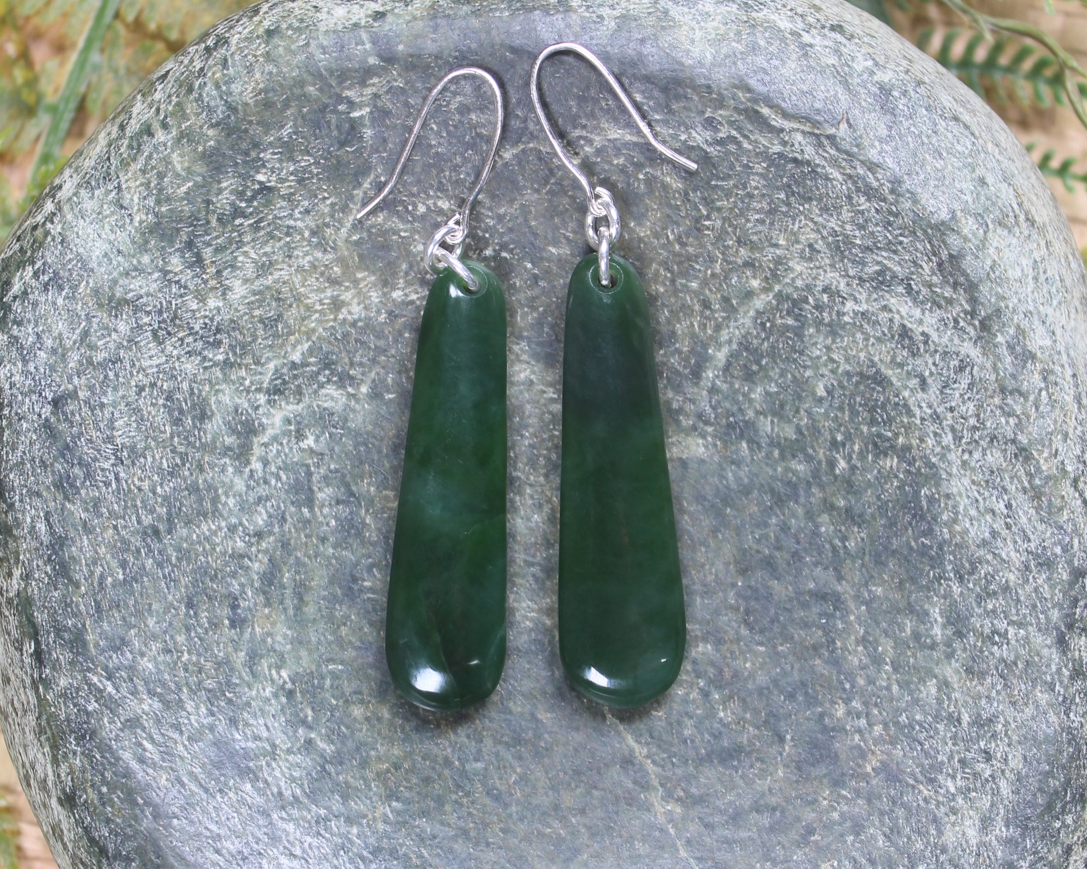 Roimata or Teardrop earrings carved from Kawakawa Pounamu - NZ Greenstone