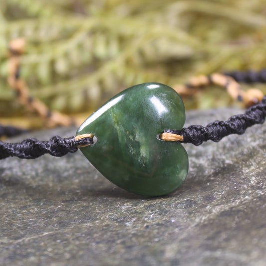 Adjustable cord bracelet with Kawakawa Pounamu