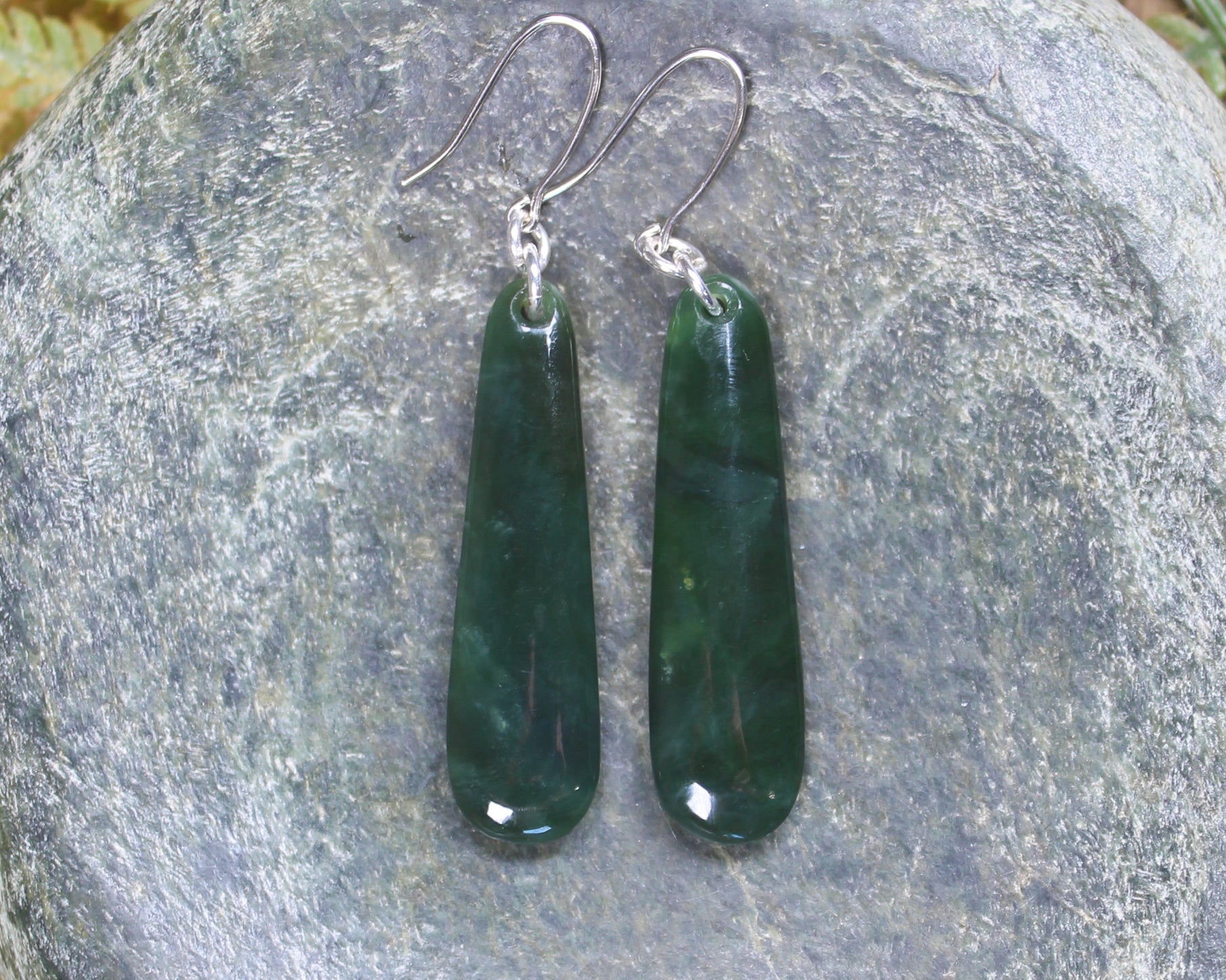 Roimata or Teardrop earrings carved from Kawakawa Pounamu - NZ Greenstone