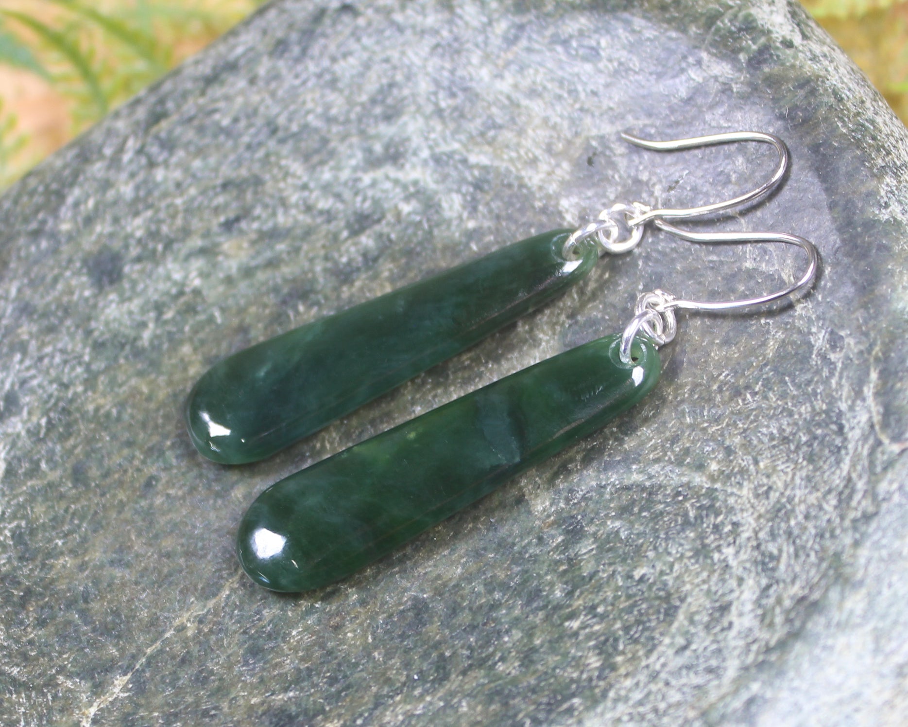 Roimata or Teardrop earrings carved from Kawakawa Pounamu - NZ Greenstone