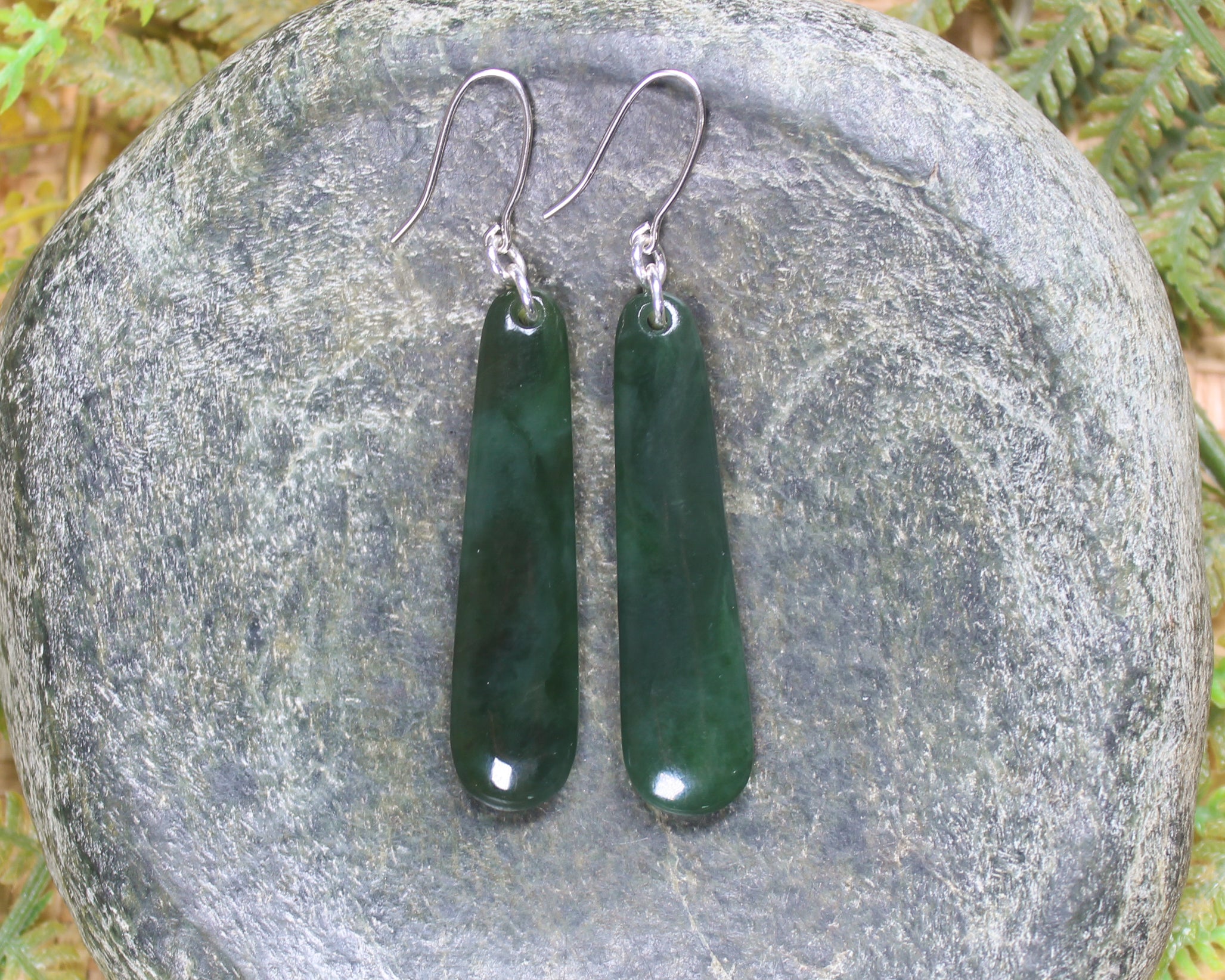 Roimata or Teardrop earrings carved from Kawakawa Pounamu - NZ Greenstone