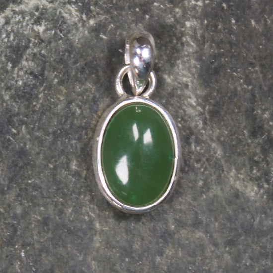 Kawakawa Pounamu pendant set in Sterling Silver - NZ Greenstone
