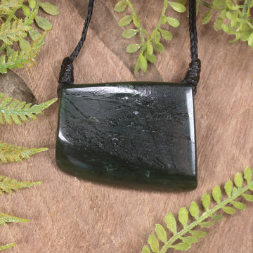 Kawakawa Pounamu Toki