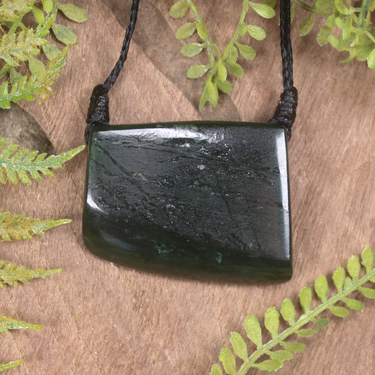 Kawakawa Pounamu Toki