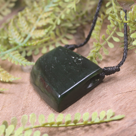 Kawakawa Pounamu Toki