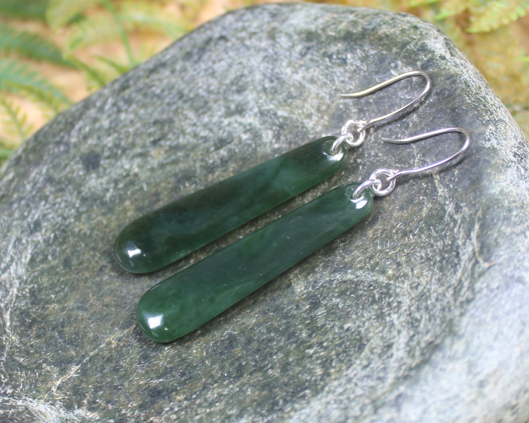 Roimata or Teardrop earrings carved from Kawakawa Pounamu - NZ Greenstone