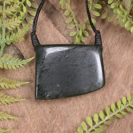 Kawakawa Pounamu Toki