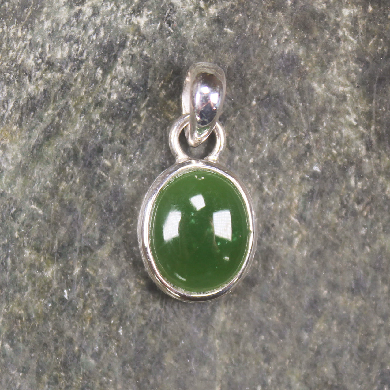 Hapopo Pounamu pendant set in Sterling Silver - NZ Greenstone