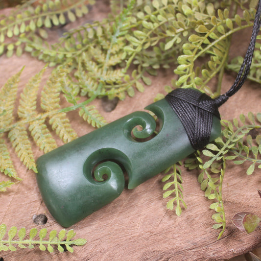 Hapopo Pounamu Toki with Koru - NZ Greenstone