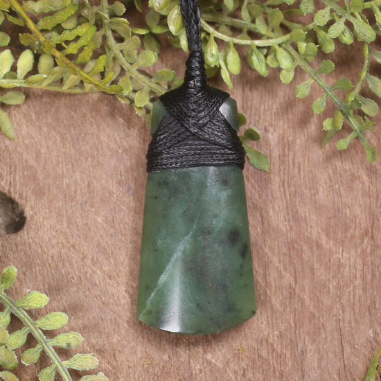 NZ Greenstone Toki Pendant Hapopo Pounamu