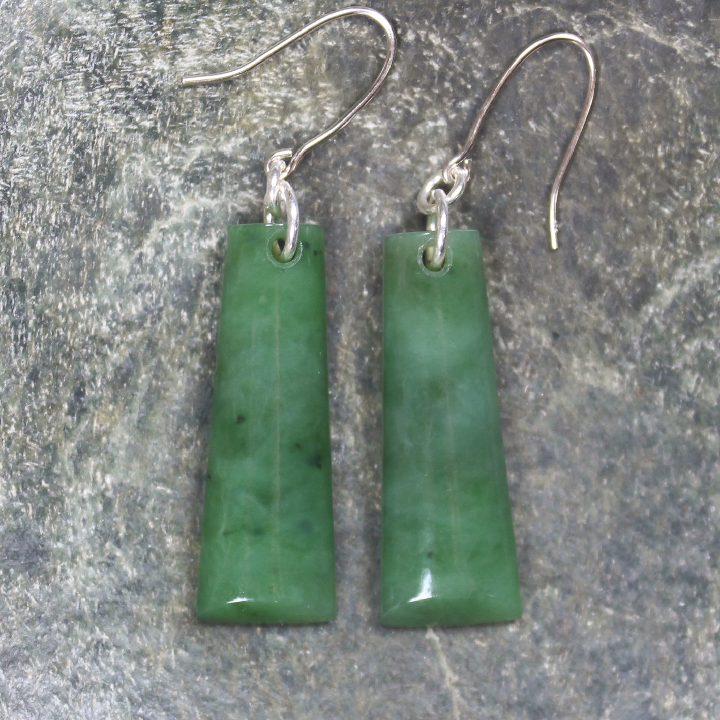 Toki Earrings carved from Hapopo Pounamu - NZ Greenstone