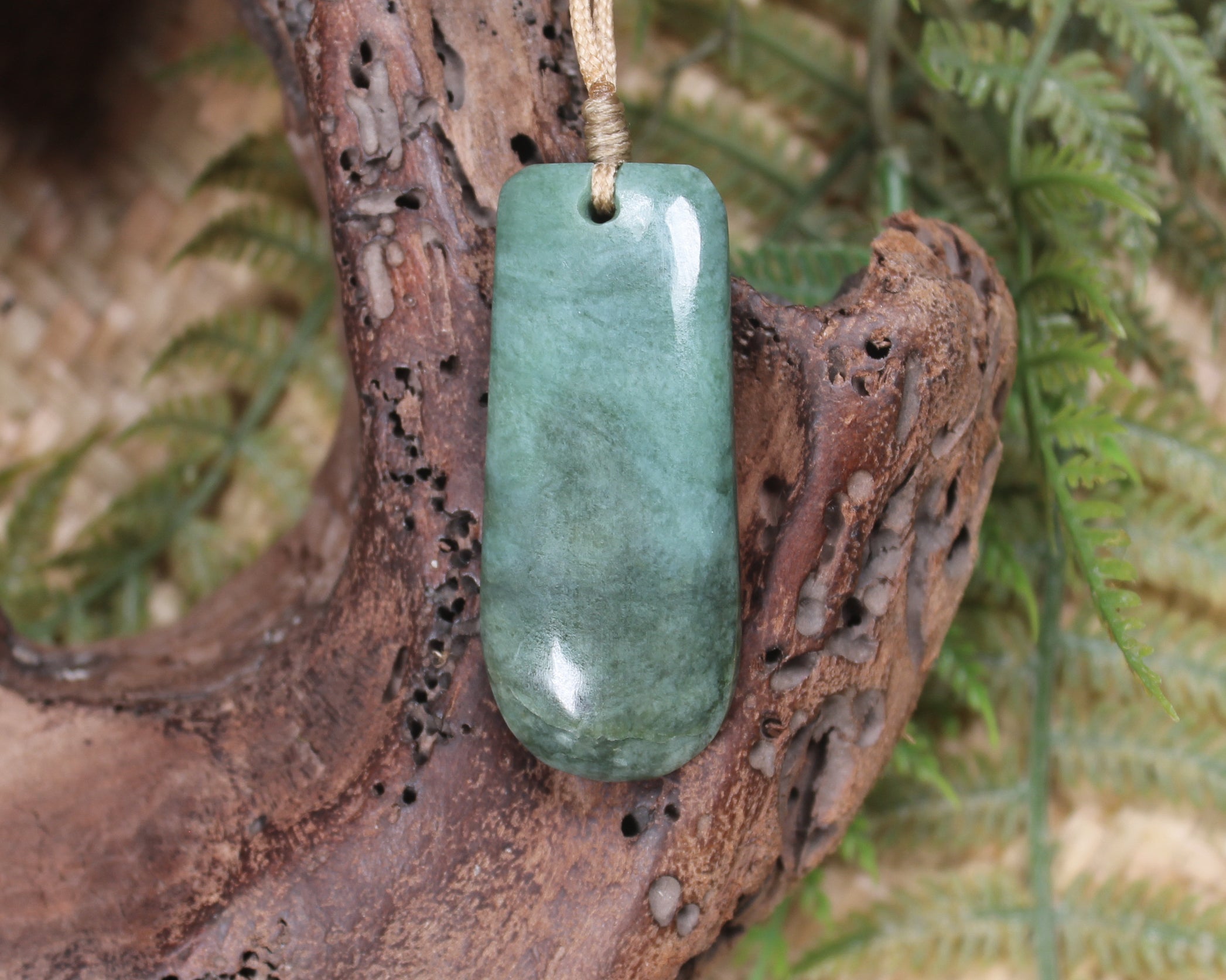 Roimata Teardrop carved from Inanga Pounamu - NZ Greenstone