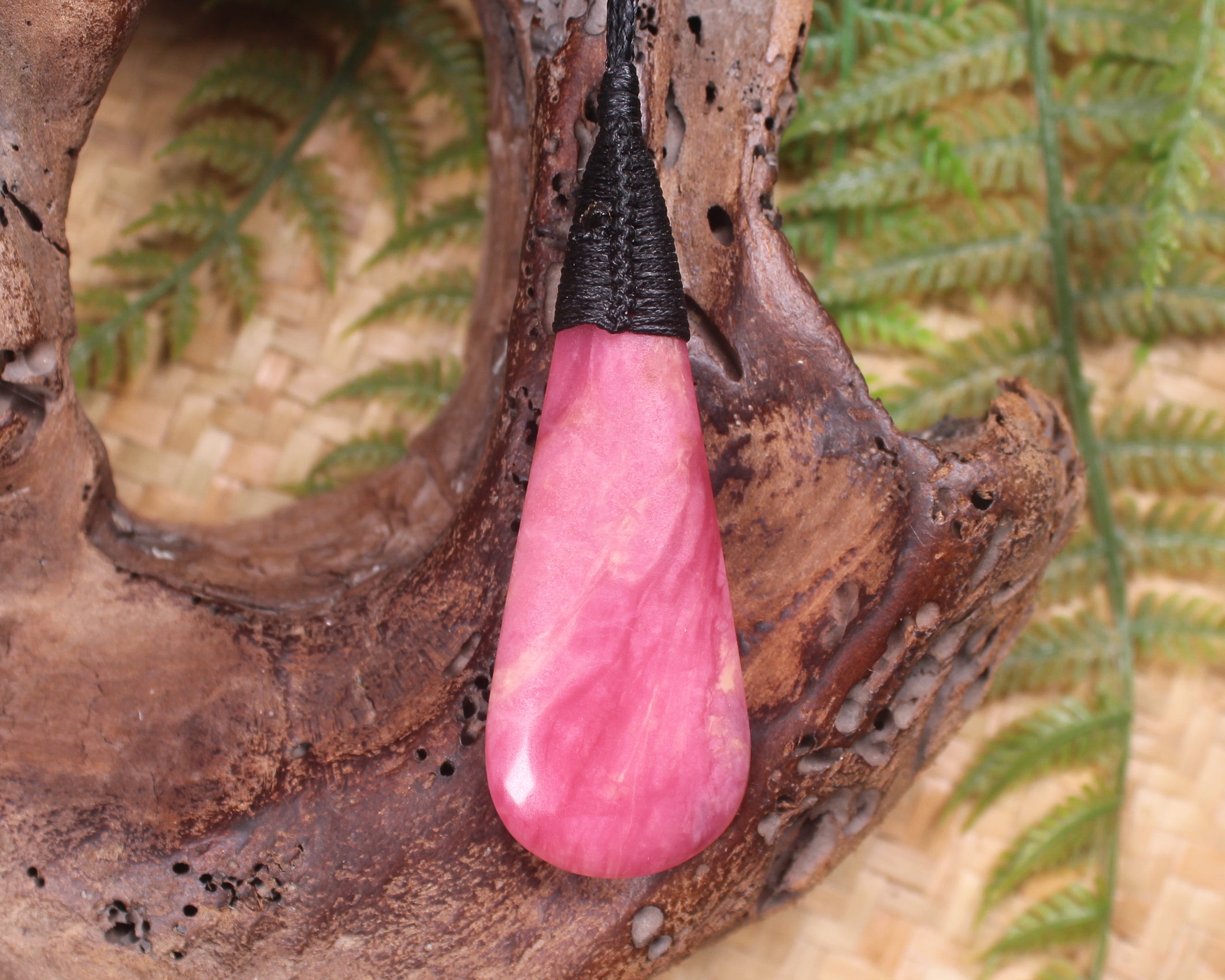Rhodonite Roimata