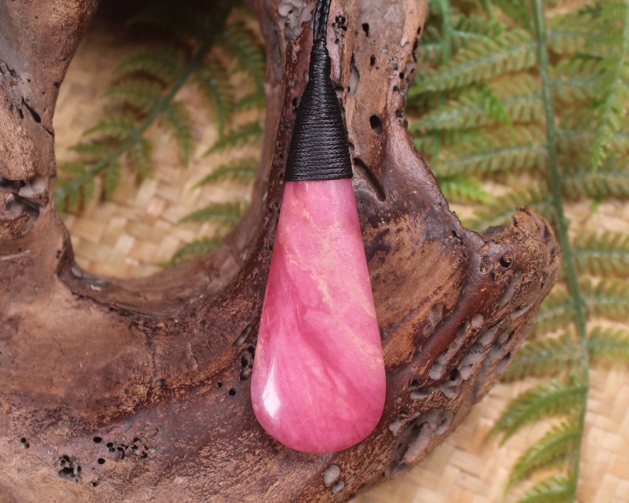 Rhodonite Roimata