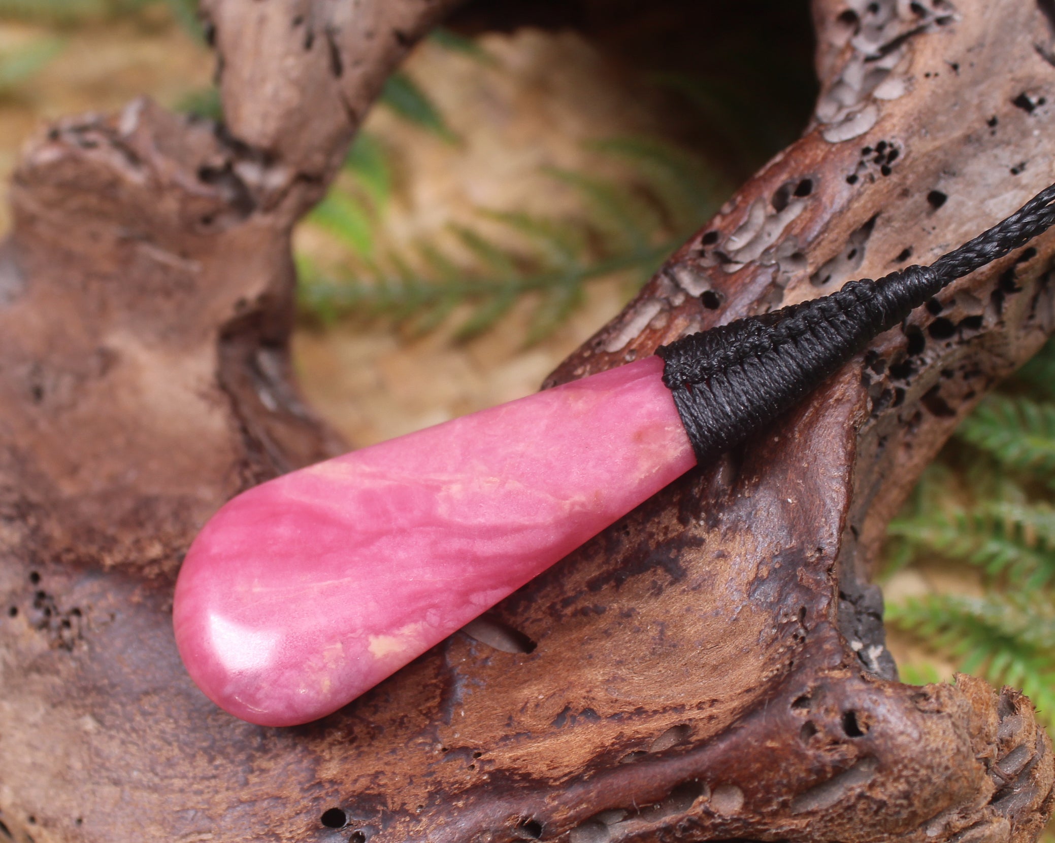 Rhodonite Roimata