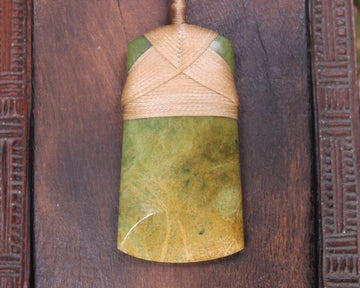 Flower Jade Pounamu Toki Pendant - NZ Greenstone