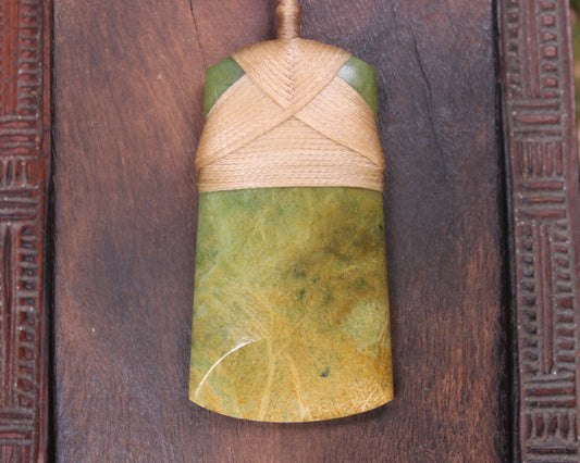 Flower Jade Pounamu Toki Pendant - NZ Greenstone