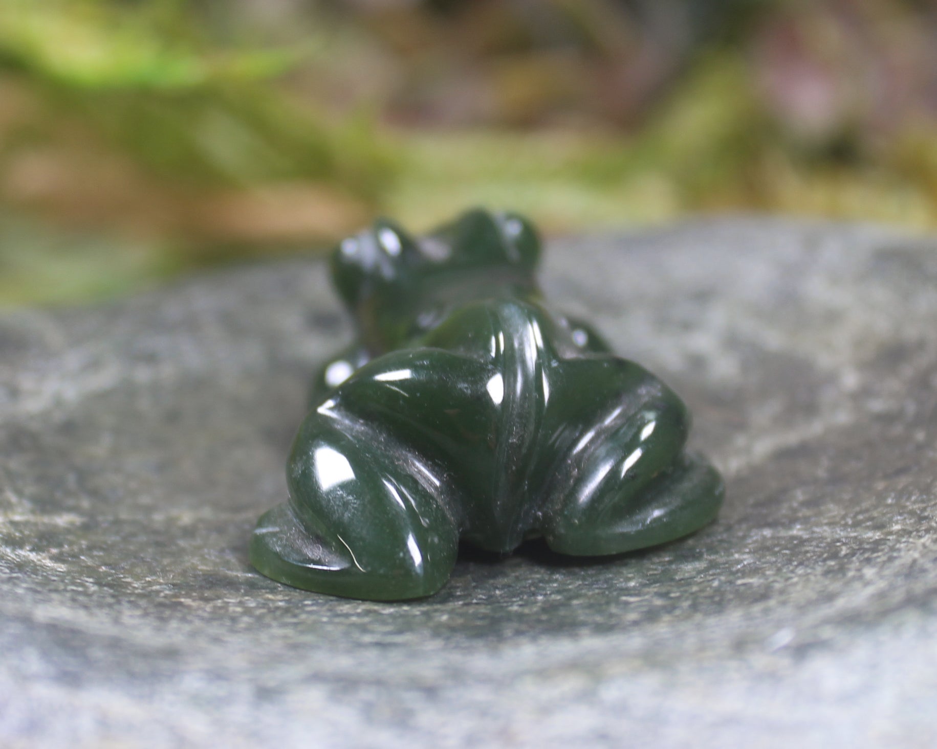 Kawakawa Pounamu Frog Sculpture
