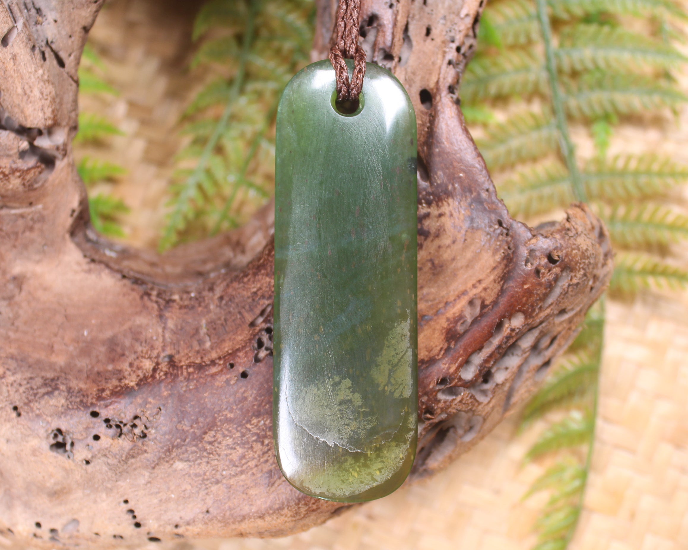 Toki or Adze Pendant carved from Tangiwai Pounamu - NZ Greenstone