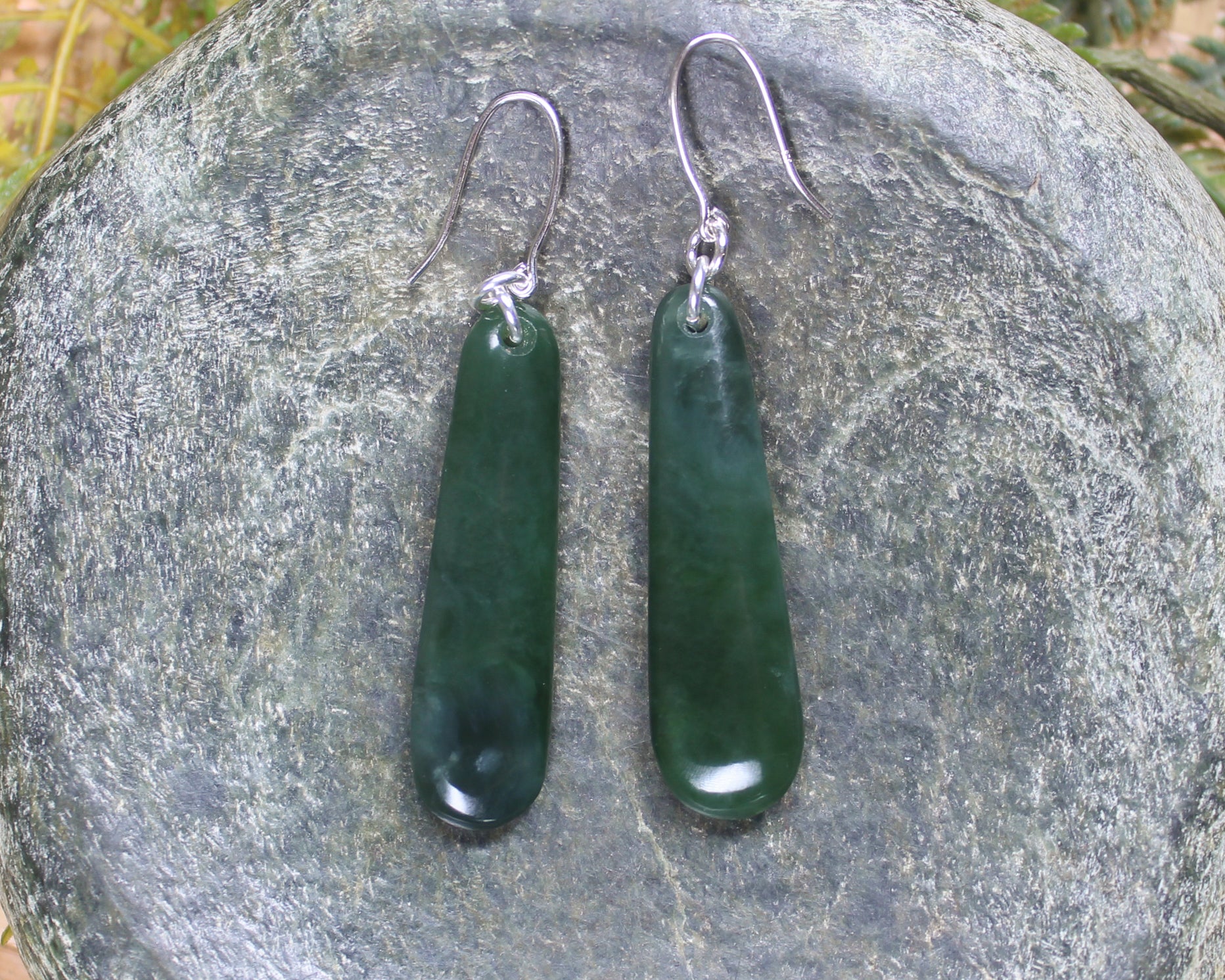 Roimata or Teardrop earrings carved from Kawakawa Pounamu - NZ Greenstone