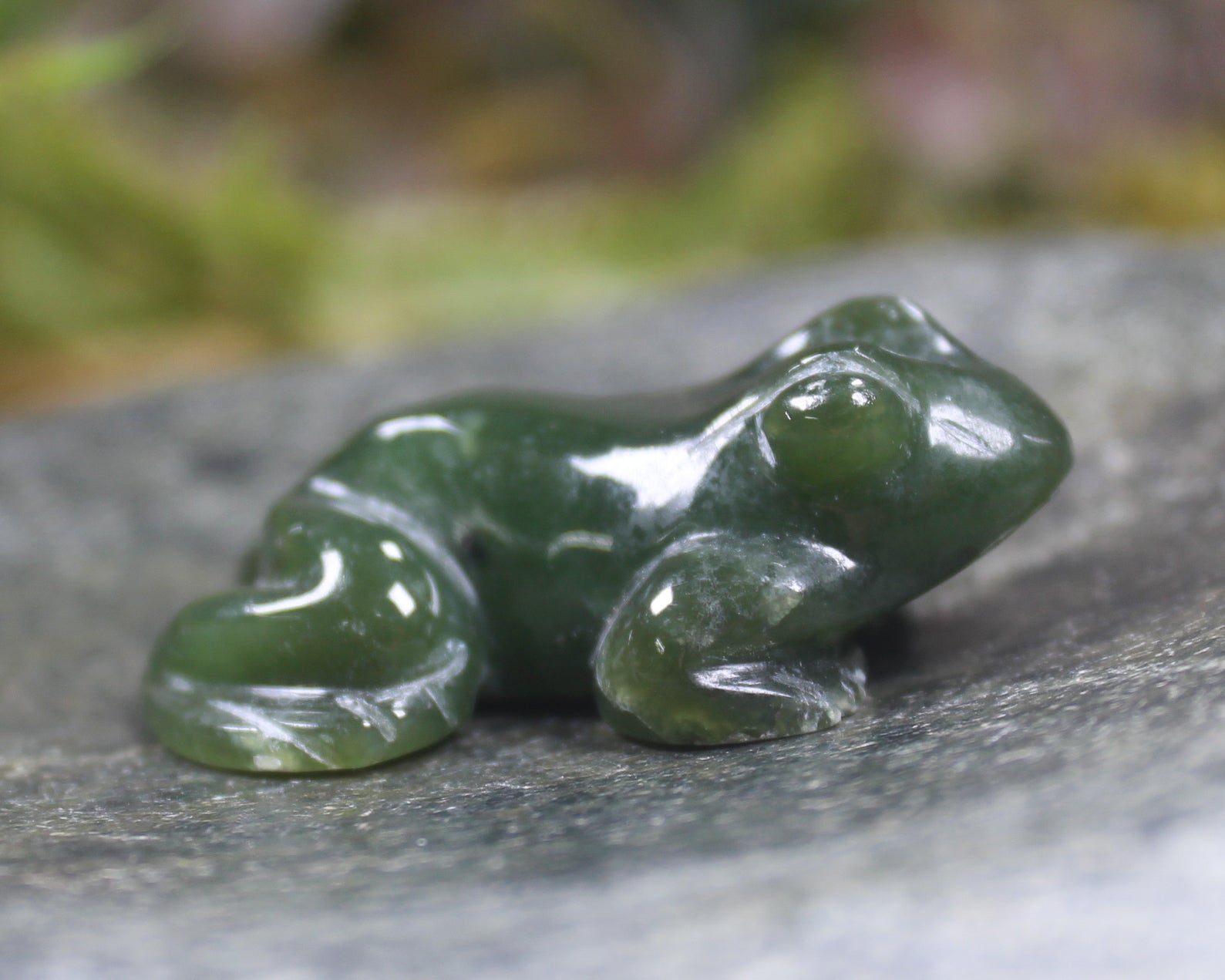 Kawakawa Pounamu Frog Sculpture