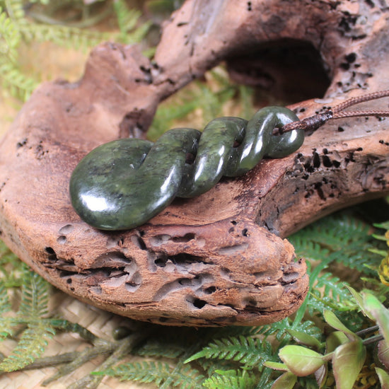 Twist or Pikorua carved from Rimu Pounamu - NZ Greenstone