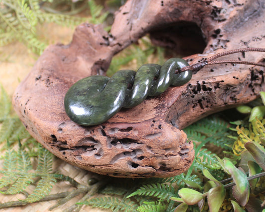 Twist or Pikorua carved from Rimu Pounamu - NZ Greenstone