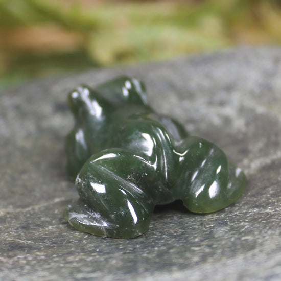 Kawakawa Pounamu Frog Sculpture