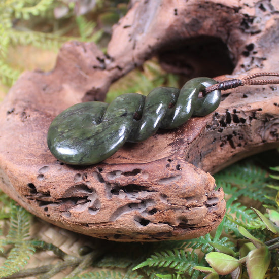 Twist or Pikorua carved from Rimu Pounamu - NZ Greenstone