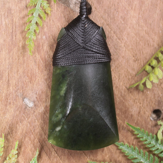 Kawakawa Pounamu Toki