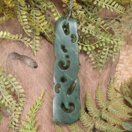 Hapopo Pounamu Manaia pendant - NZ Greenstone