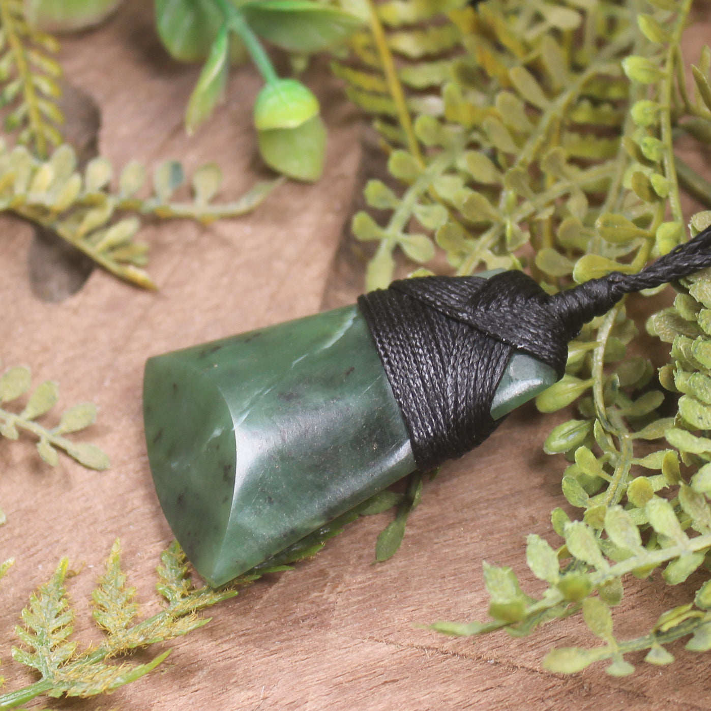 Hapopo Pounamu Toki - NZ Greenstone