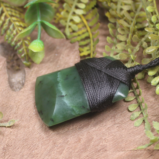 Hapopo Pounamu Toki - NZ Greenstone
