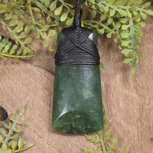 Kawakawa Pounamu Toki