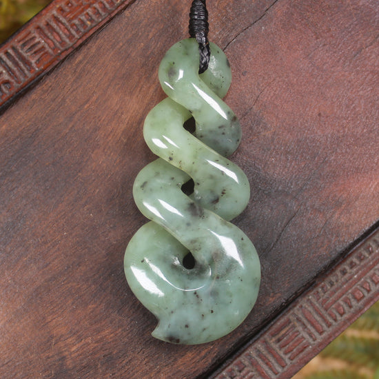 Twist or Pikorua carved from Hapopo Pounamu - NZ Greenstone
