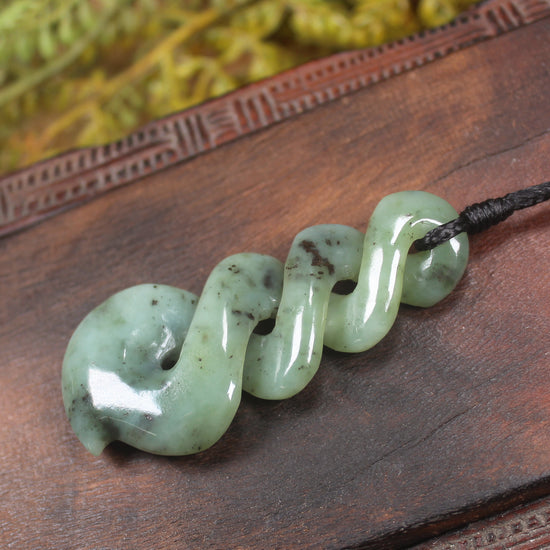Twist or Pikorua carved from Hapopo Pounamu - NZ Greenstone